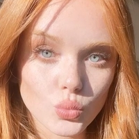 Еббі Коен Оголені