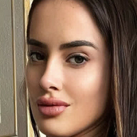 Адріана Барріентос Оголені