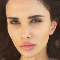 Алана Мамаєва Оголені