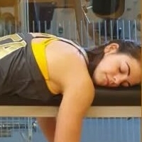 Алессія Кріппа Оголені