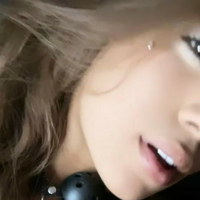 Алондра Марі Торрес Оголені