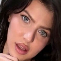 Емі Тернер Оголені