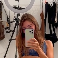 Анастасія Міро Оголені