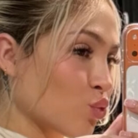 Андреа Селіна Оголені