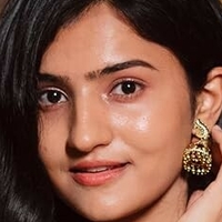 Анкита Двіведі Оголені