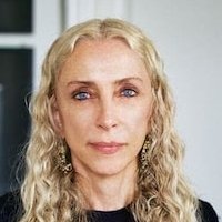 Анна Соццані Оголені
