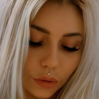 Ен Саманта Оголені