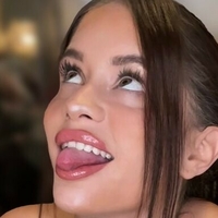 Енні Лу Оголені