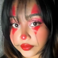 Арі Мар - мексиканська підліток з великими грудьми Оголені