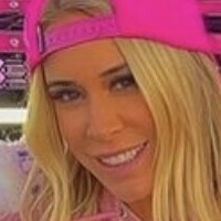 Ешлі К Гаваї Оголені