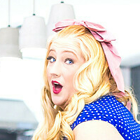 Ешлін Спаркс Оголені