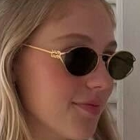 Аурелія Нобельс Оголені