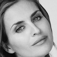 Беате Білле Оголені