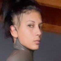 Белу Блек Оголені