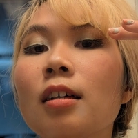 Бессі К’ю Оголені