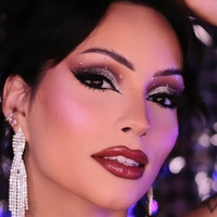 Бруна Луїза Оголені