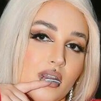 Бай Селія Оголені