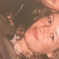 Каміла Овербай Роос Оголені