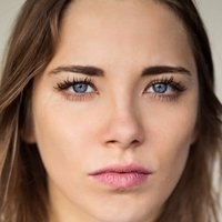 Каролін фон дер Гребен Оголені