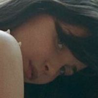 Шарлотта Делессіо Оголені