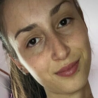 Клара К'юті Оголені