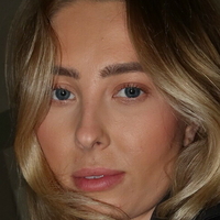 Дакотаджейн Оголені