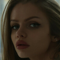 Діана Салалатова Оголені