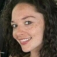 Доктор Емма Голл Оголені