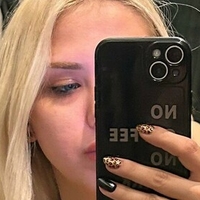 Еджем Хотоглу Оголені