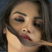 Елаккія Оголені