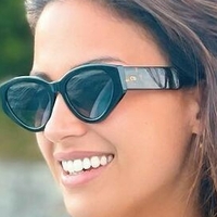 Елеонора Інкардона Оголені