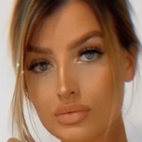 Елла Белбейкер Оголені