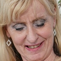 Елла Белл Оголені