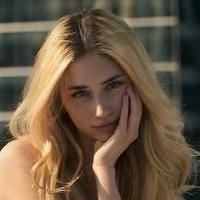 Елла Роуз Оголені