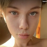 Еллабоб Оголені