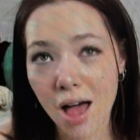 Еммі Пі Оголені