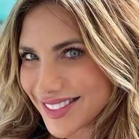 Еріка Рейс Оголені