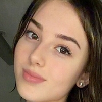 Естел Харпер Оголені