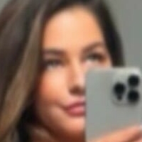 Фіона Луїз Оголені