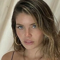 Флавія Лаос Урбіна Оголені