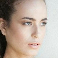 Фріда Астрід Оголені