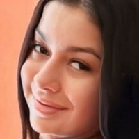 Джулія Херран Оголені