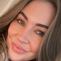 Ґрейсі Льюїс Оголені