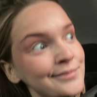 Халлея Джонс Оголені