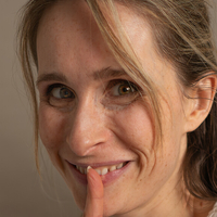 Кеті Хендсон Оголені