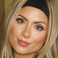 Голлі Аннабель-Тейлор Оголені