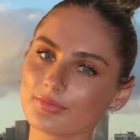 Ізабелла Марі Оголені