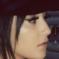 Дженнііг Оголені