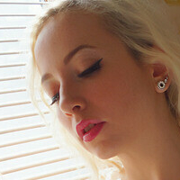 Джин Н. Тонік Оголені