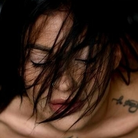 Джолі Роуз Оголені